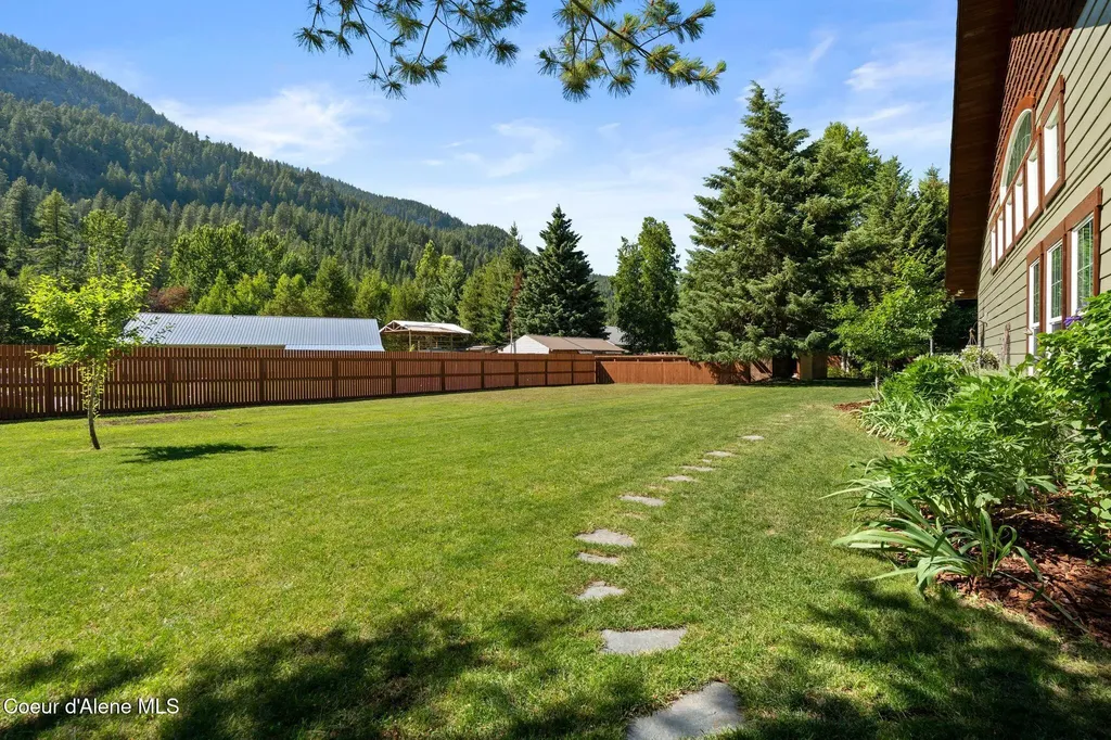 11605 N Boyer Road Sandpoint ID 83864