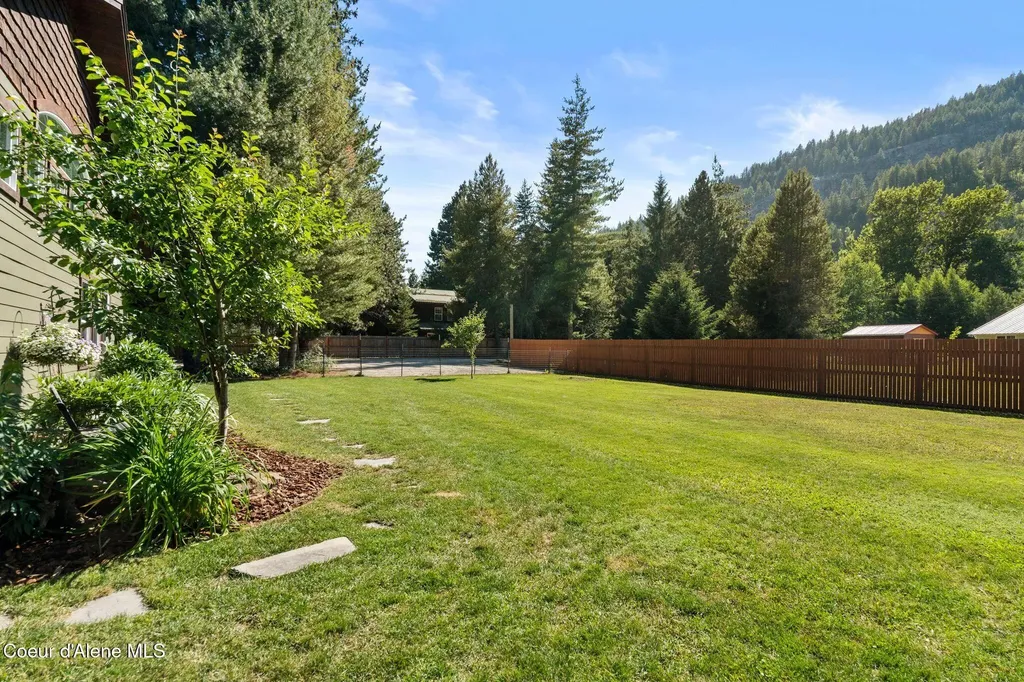 11605 N Boyer Road Sandpoint ID 83864