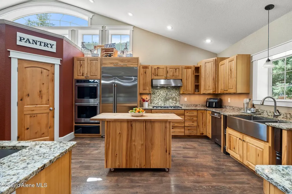 11605 N Boyer Road Sandpoint ID 83864