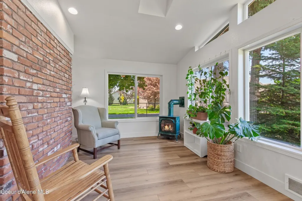 1323 E Deerhaven Avenue Dalton Gardens ID 83815