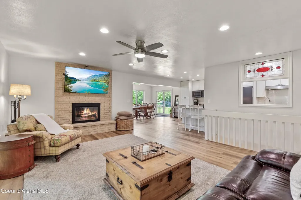 1323 E Deerhaven Avenue Dalton Gardens ID 83815