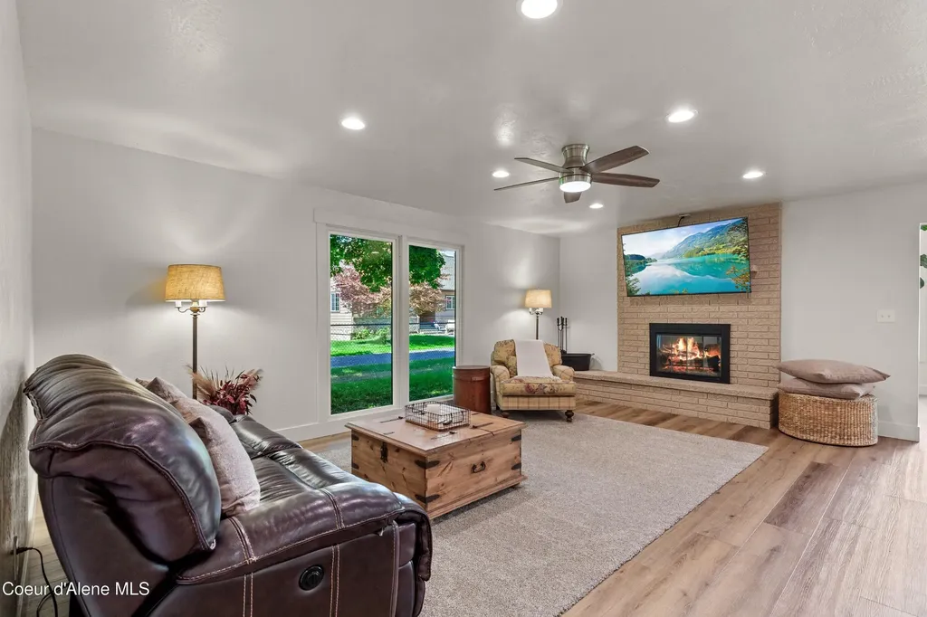 1323 E Deerhaven Avenue Dalton Gardens ID 83815