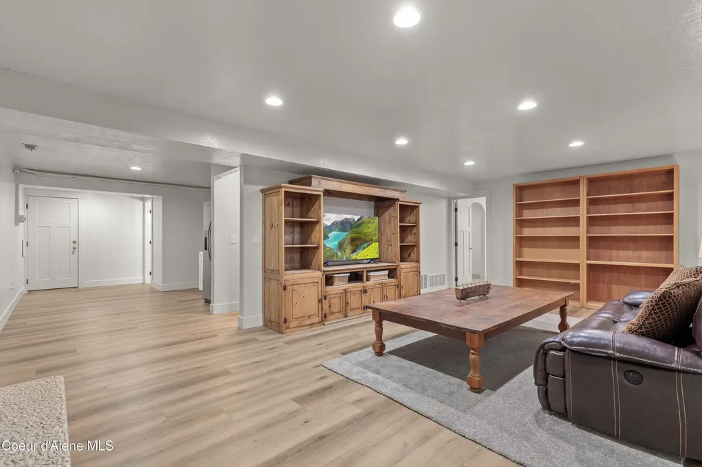 1323 E Deerhaven Avenue Dalton Gardens ID 83815