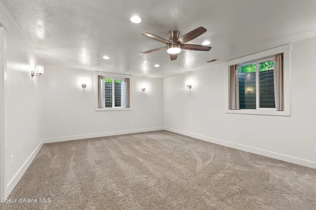1323 E Deerhaven Avenue Dalton Gardens ID 83815