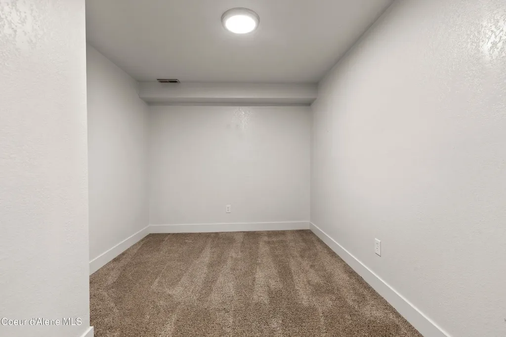 1323 E Deerhaven Avenue Dalton Gardens ID 83815
