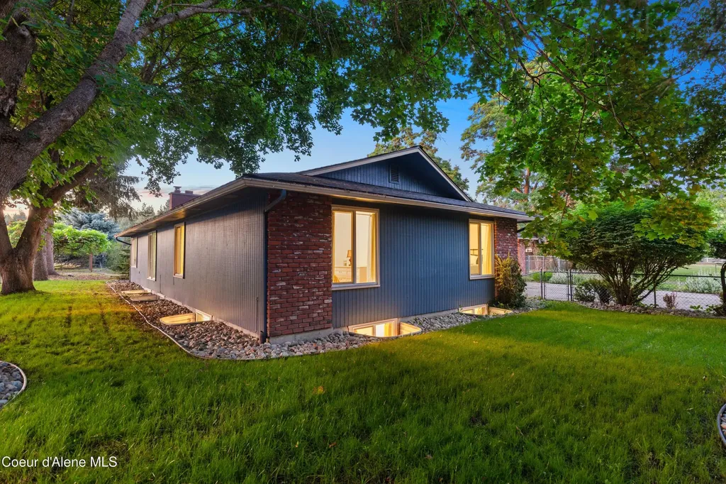 1323 E Deerhaven Avenue Dalton Gardens ID 83815
