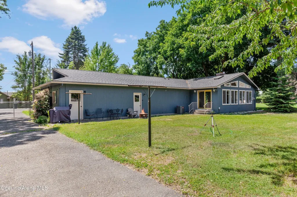 1323 E Deerhaven Avenue Dalton Gardens ID 83815