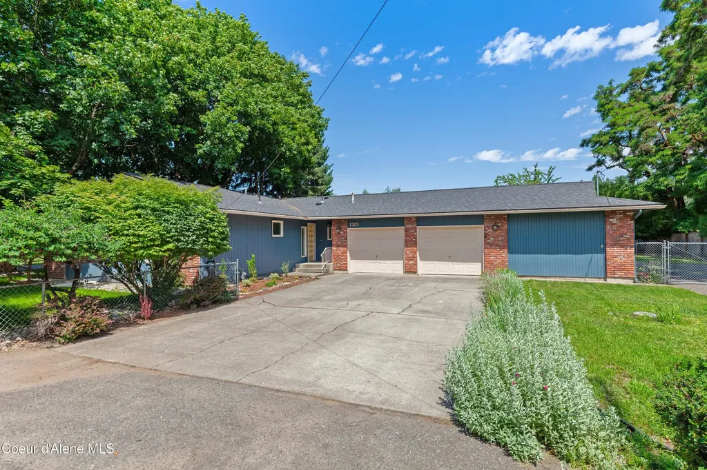 1323 E Deerhaven Avenue Dalton Gardens ID 83815