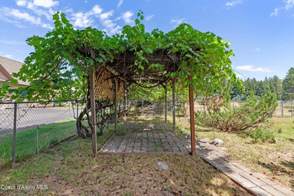 1323 E Deerhaven Avenue Dalton Gardens ID 83815