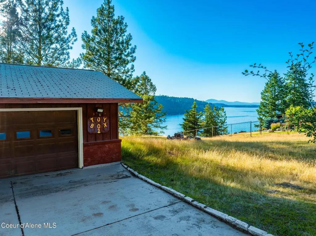 20769 S Highway 97 Harrison ID 83833