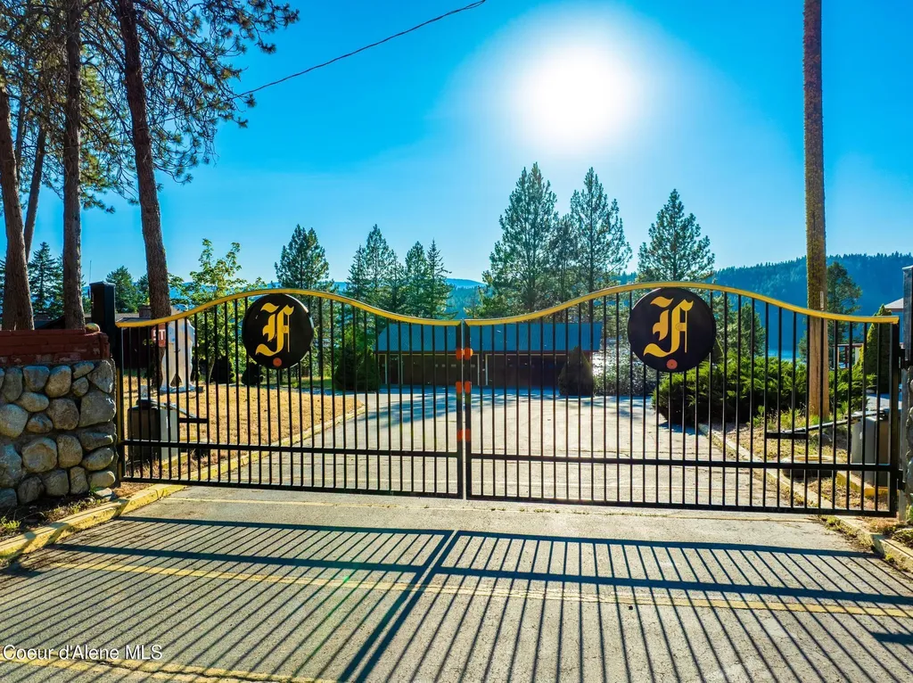 20769 S Highway 97 Harrison ID 83833