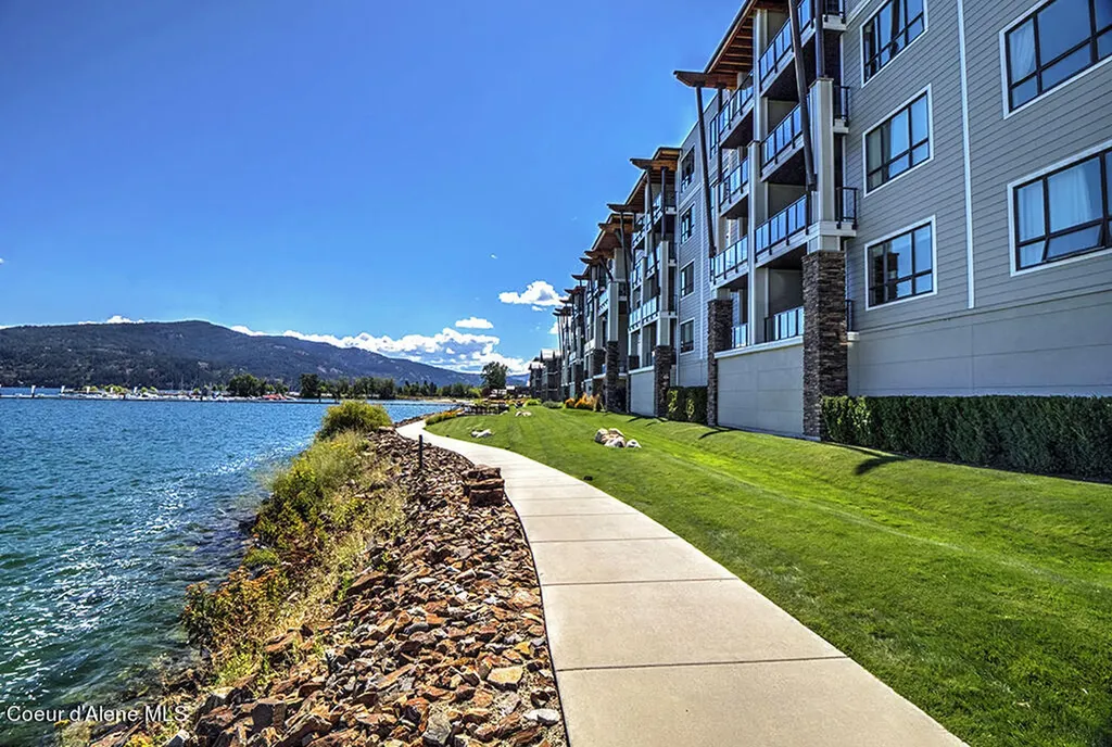 802 Sandpoint Avenue Sandpoint ID 83864