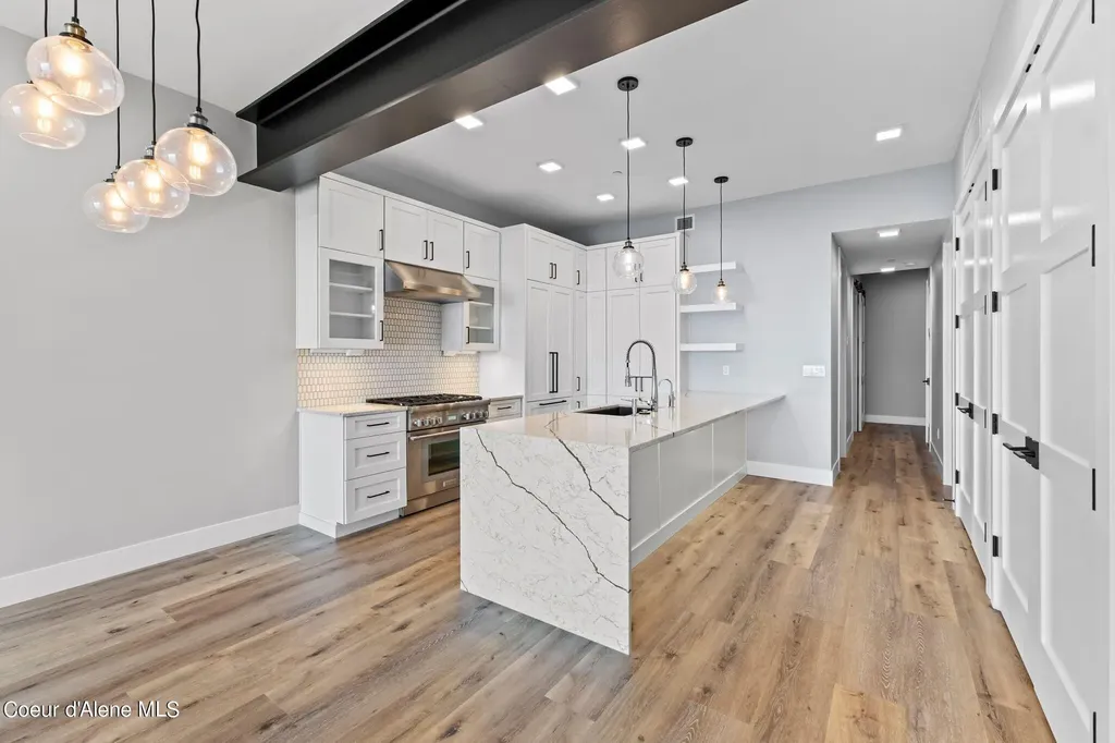 802 Sandpoint Avenue Sandpoint ID 83864
