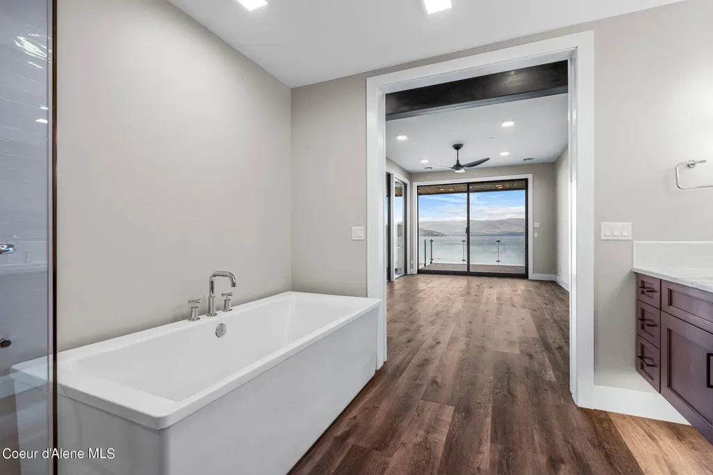 802 Sandpoint Avenue Sandpoint ID 83864