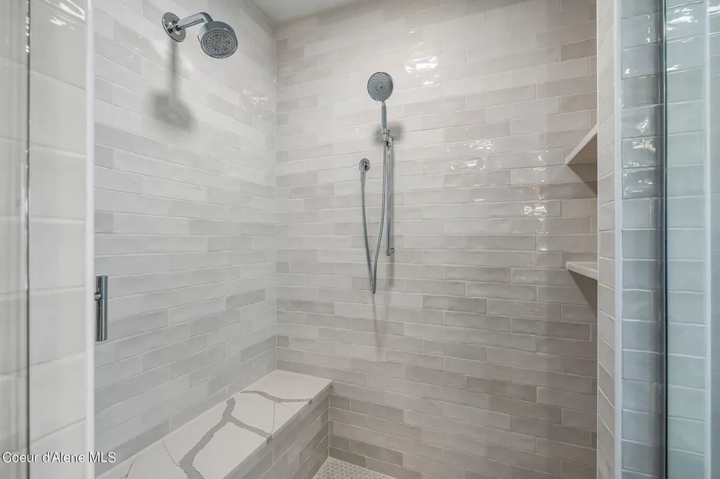 802 Sandpoint Avenue Sandpoint ID 83864