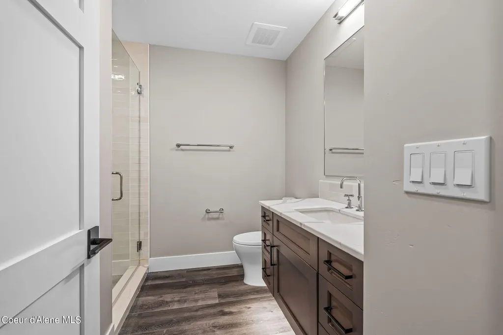 802 Sandpoint Avenue Sandpoint ID 83864