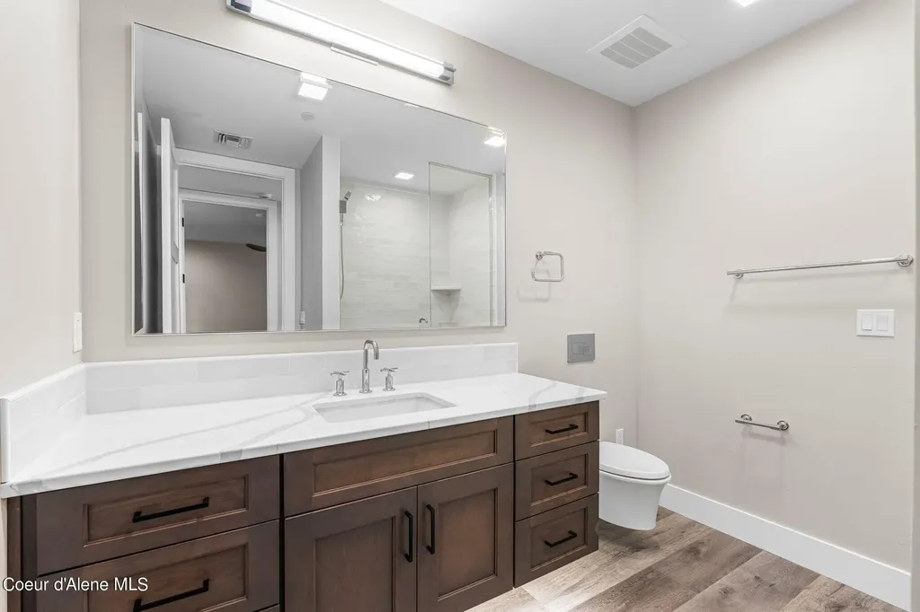 802 Sandpoint Avenue Sandpoint ID 83864