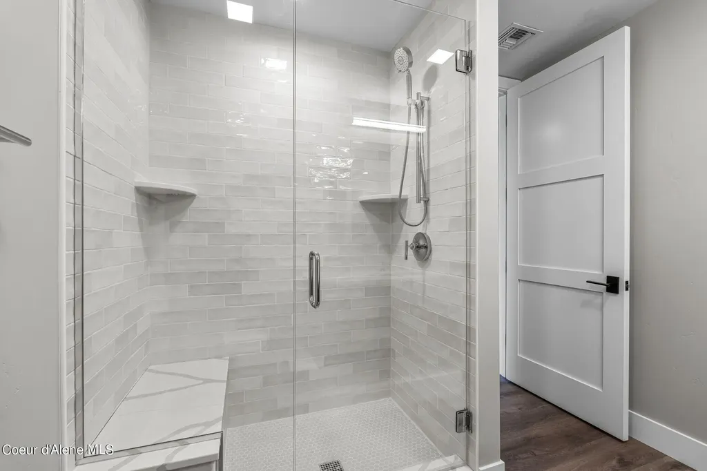 802 Sandpoint Avenue Sandpoint ID 83864