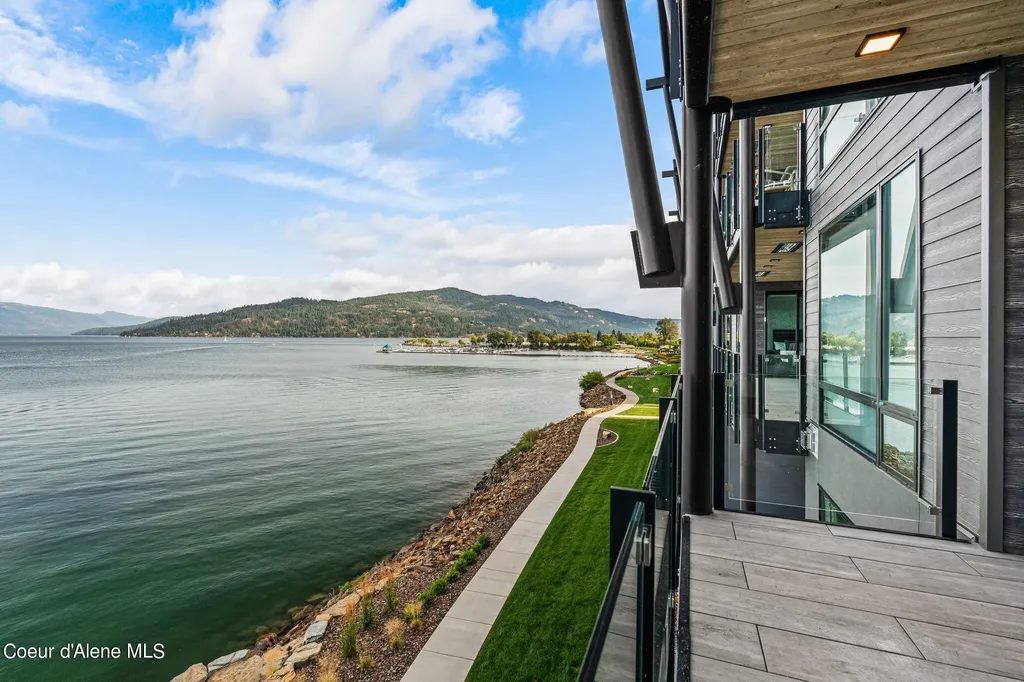 802 Sandpoint Avenue Sandpoint ID 83864