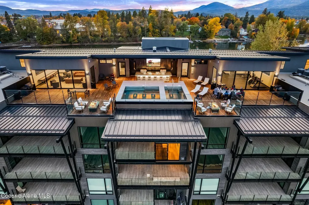 802 Sandpoint Avenue Sandpoint ID 83864