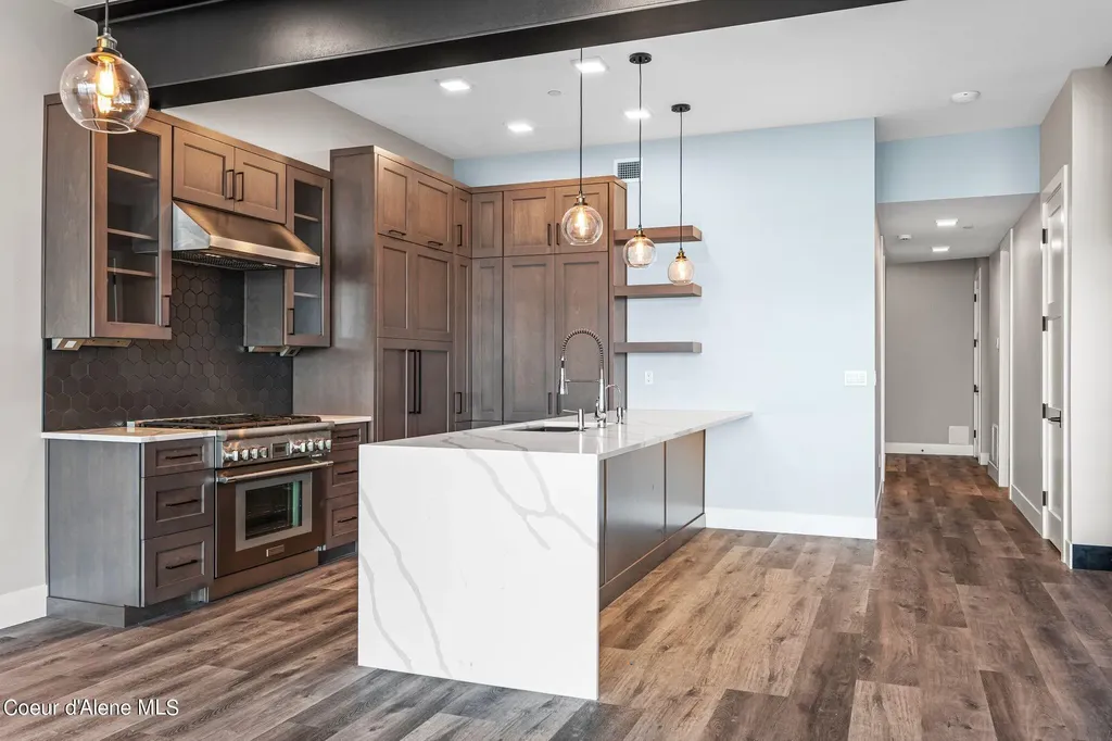 802 Sandpoint Avenue Sandpoint ID 83864