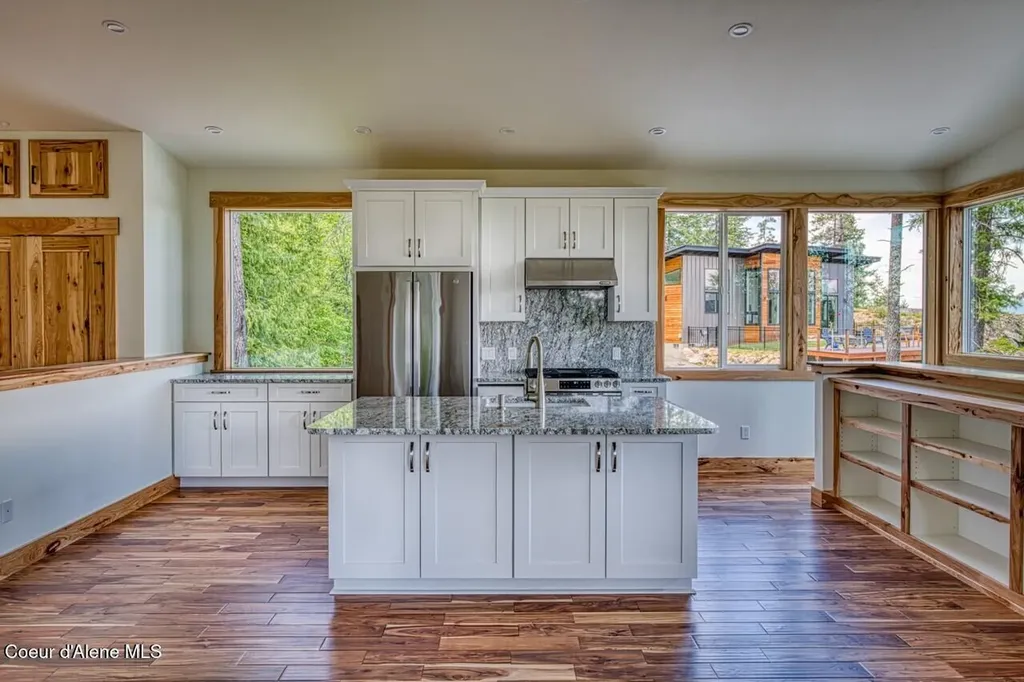 395 Rincon Drive Sandpoint ID 83864
