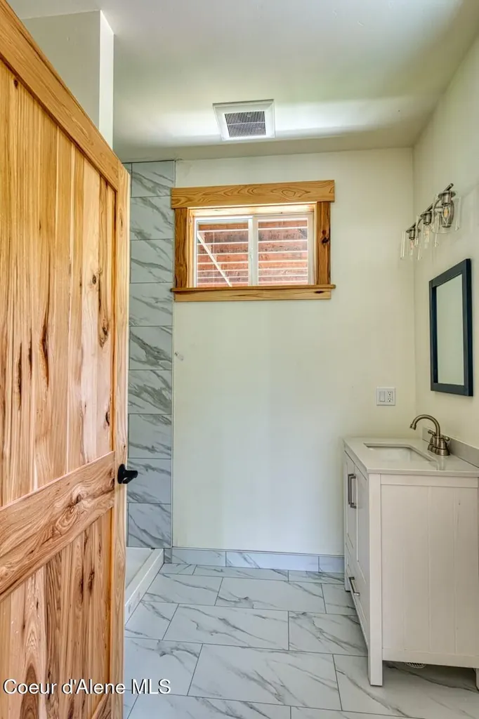 395 Rincon Drive Sandpoint ID 83864