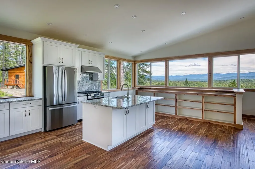 395 Rincon Drive Sandpoint ID 83864