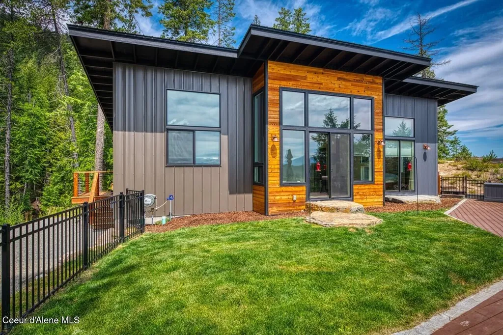 395 Rincon Drive Sandpoint ID 83864