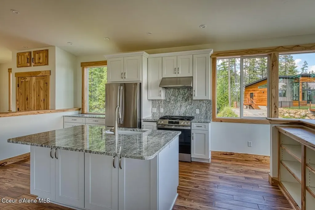 395 Rincon Drive Sandpoint ID 83864