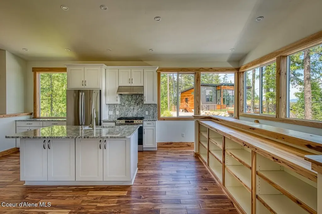 395 Rincon Drive Sandpoint ID 83864