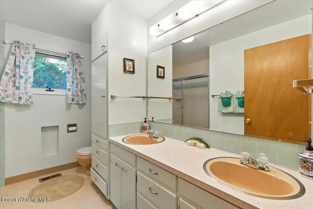 2525 E Upper Hayden Lake Road Hayden ID 83835
