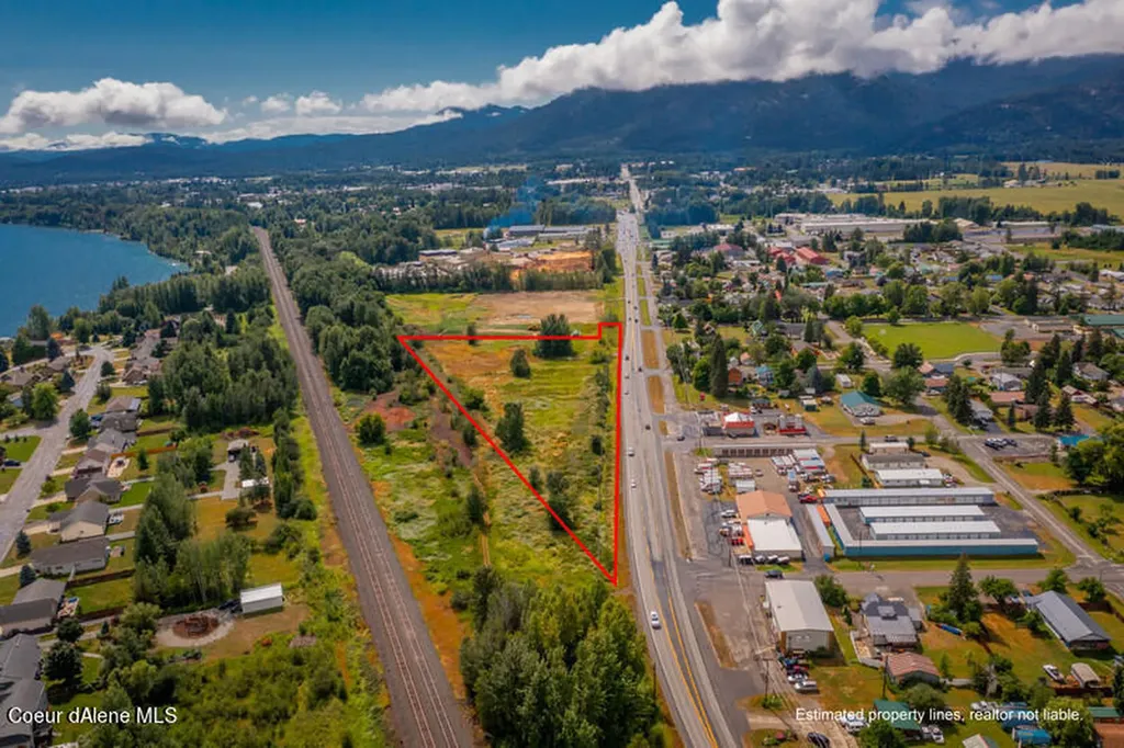 32056 Highway 200 Kootenai ID 83840
