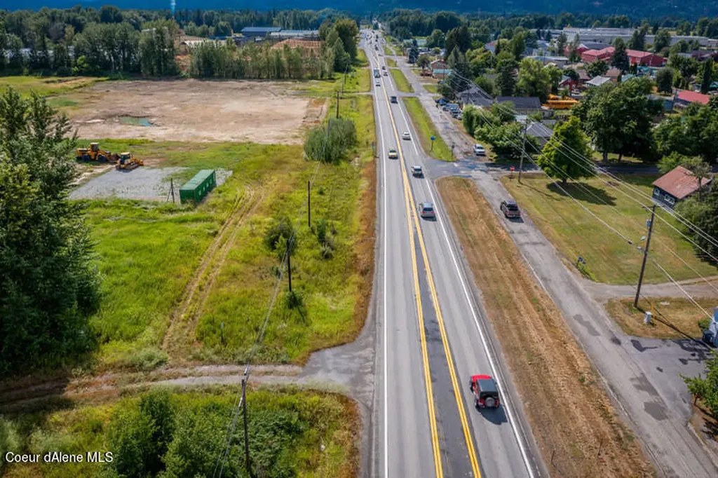 32056 Highway 200 Kootenai ID 83840
