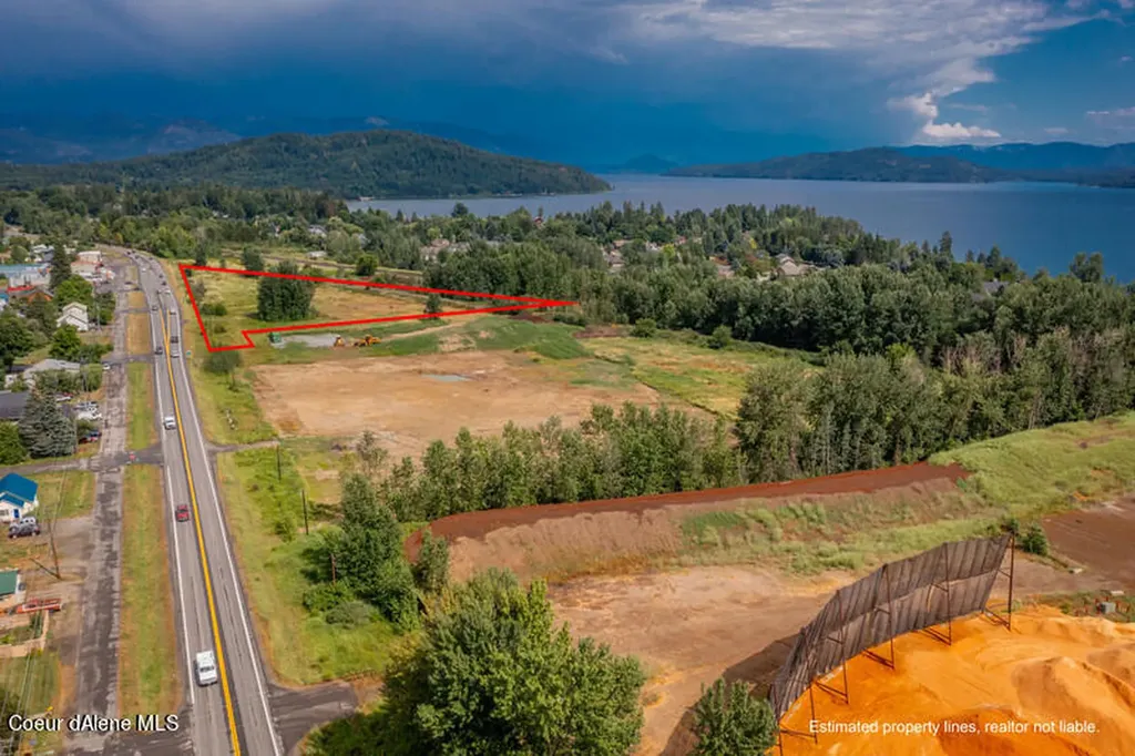 32056 Highway 200 Kootenai ID 83840