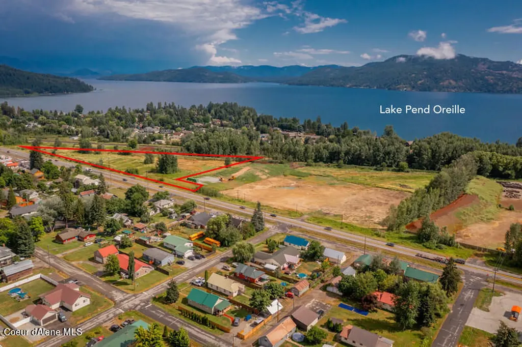 32056 Highway 200 Kootenai ID 83840