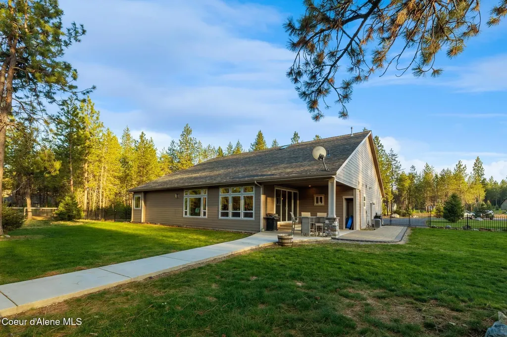 5867 W Sparrowhawk Drive Rathdrum ID 83858