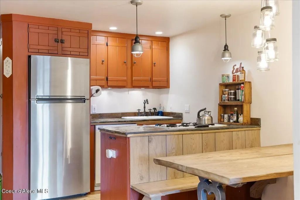 197 Mogul Hill, Unit 6 Sandpoint ID 83864