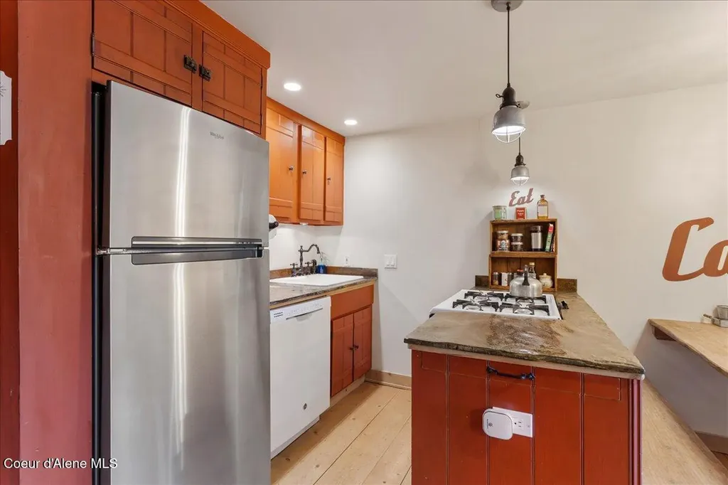 197 Mogul Hill, Unit 6 Sandpoint ID 83864