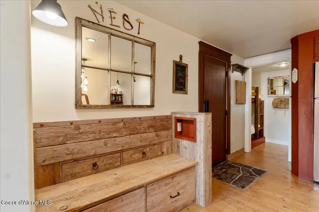 197 Mogul Hill, Unit 6 Sandpoint ID 83864