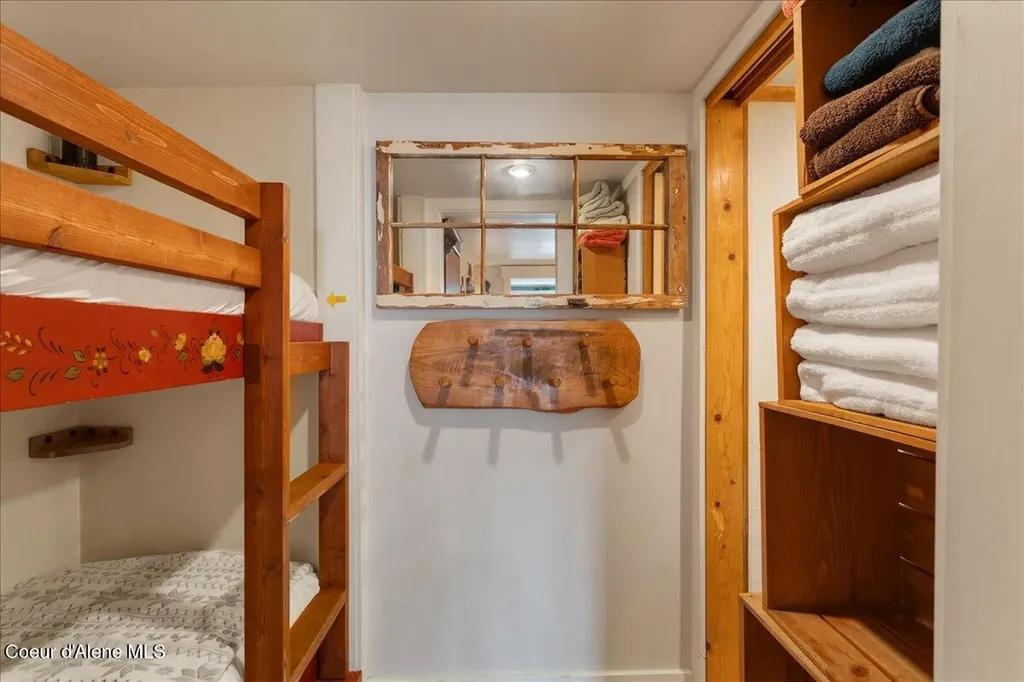 197 Mogul Hill, Unit 6 Sandpoint ID 83864