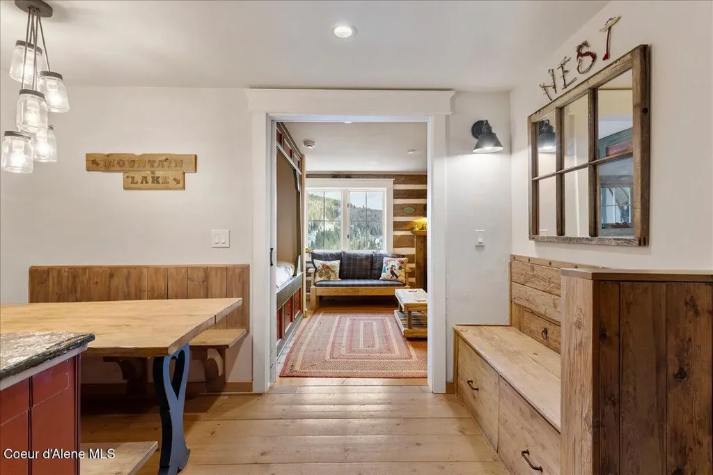 197 Mogul Hill, Unit 6 Sandpoint ID 83864
