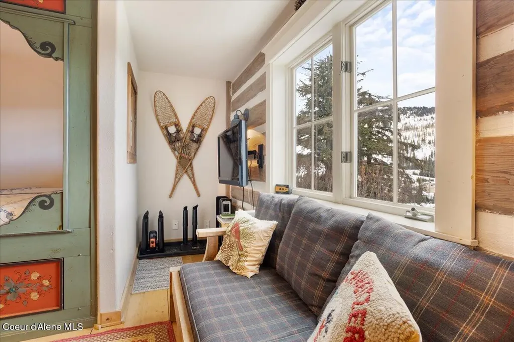 197 Mogul Hill, Unit 6 Sandpoint ID 83864