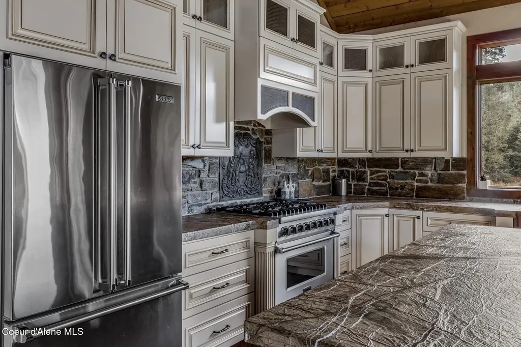 337 W Coon Creek Road Plummer ID 83851