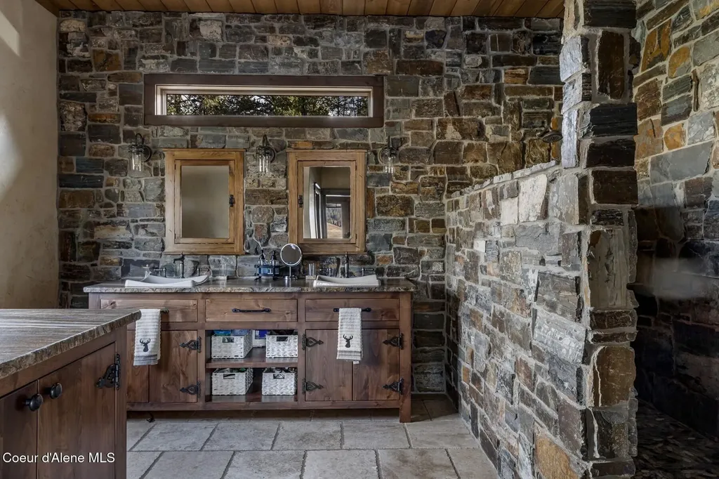 337 W Coon Creek Road Plummer ID 83851