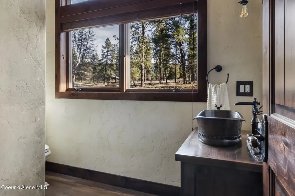 337 W Coon Creek Road Plummer ID 83851