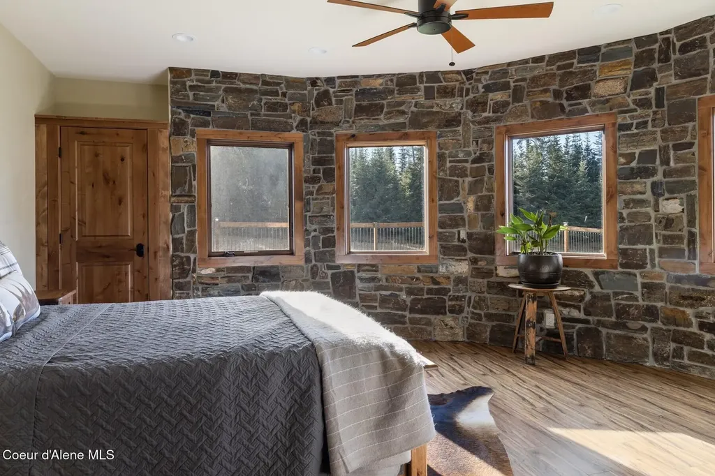 337 W Coon Creek Road Plummer ID 83851