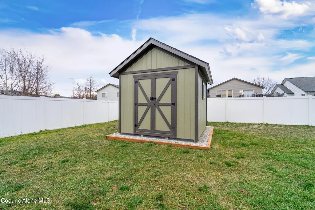2325 N Mackenzie Drive Post Falls ID 83854