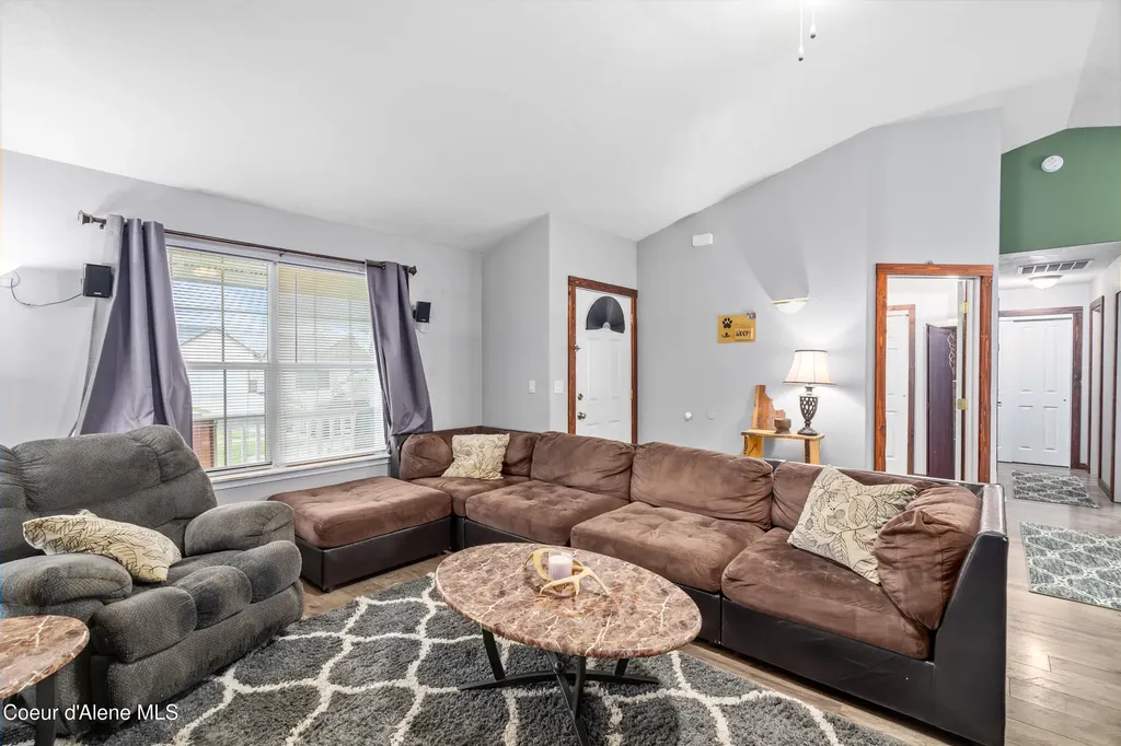 2325 N Mackenzie Drive Post Falls ID 83854