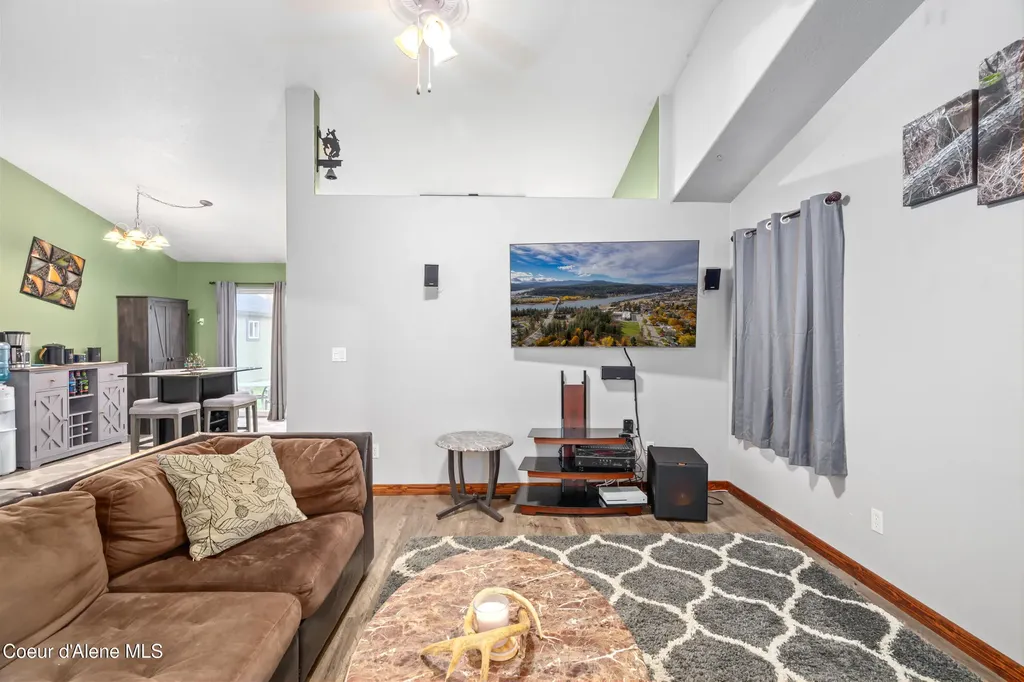2325 N Mackenzie Drive Post Falls ID 83854